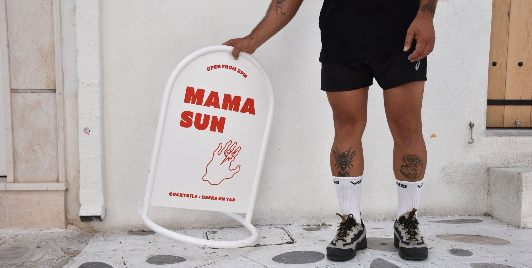 10 Shop Display Ideas to Boost Sales and Foot Traffic - George and Willy