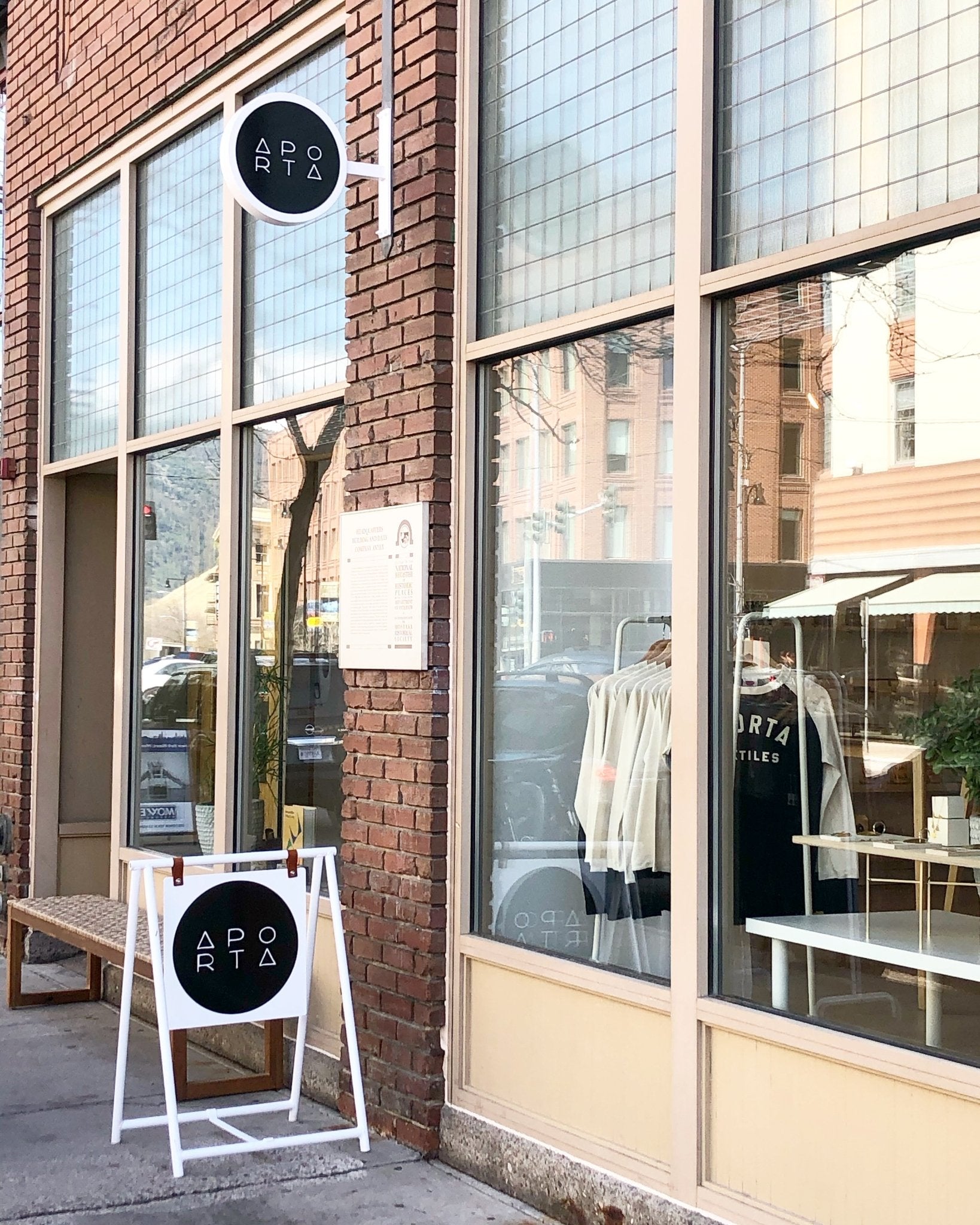 Outdoor Business Signs: Types, Materials & Install Tips - George and Willy