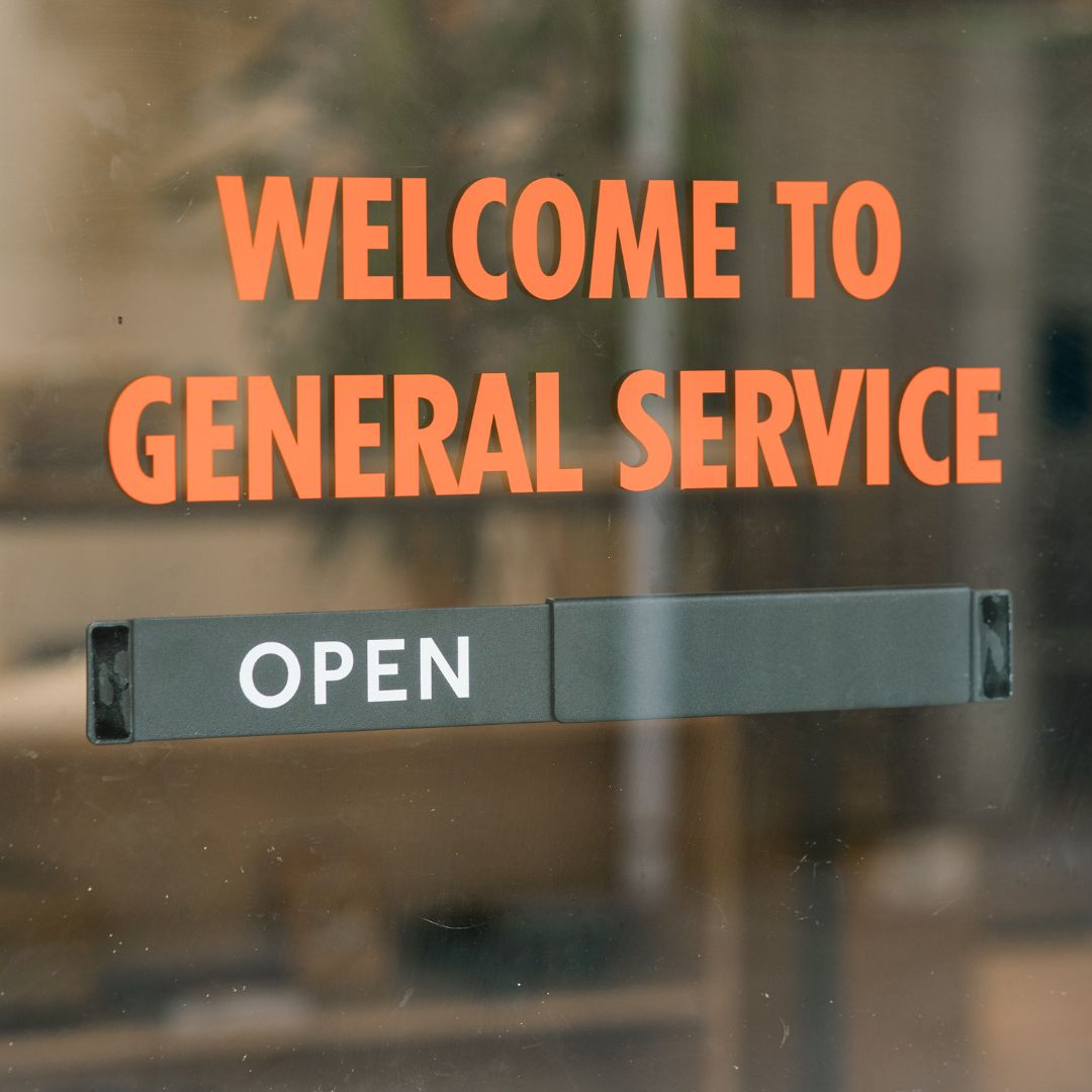 Open / Closed Sign - George and Willy